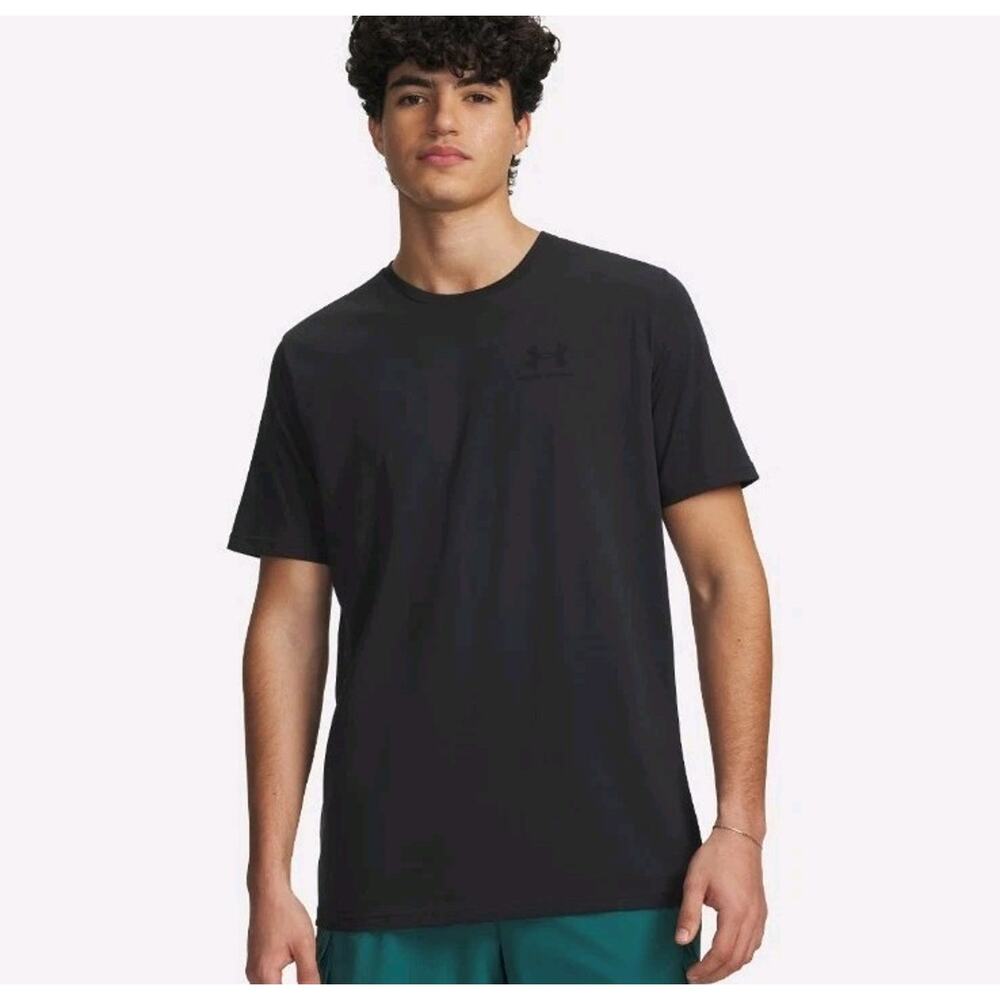 Under Armour UA Mens Left Chest Logo Short Sleeve Black Tshirt Heatgear Medium